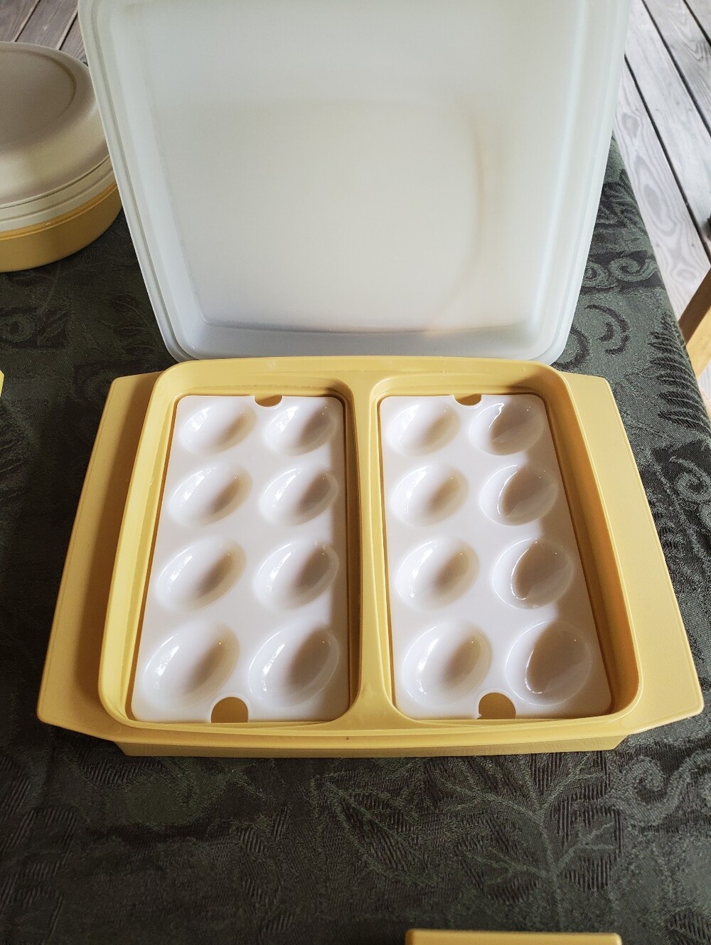 Tupperware - Picture 3 of 9
